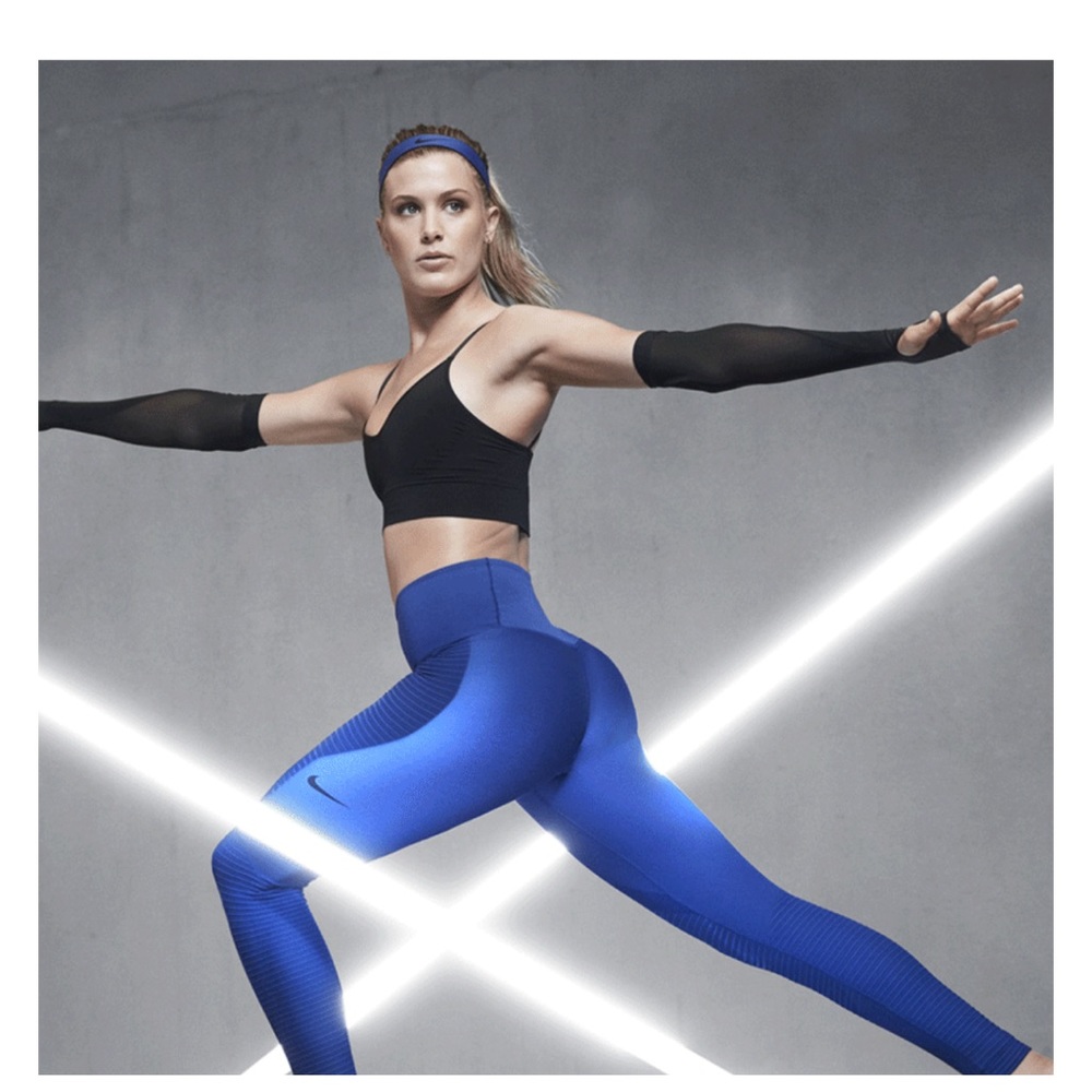 Nike Zoned Sculpt Tight Fit Leggings